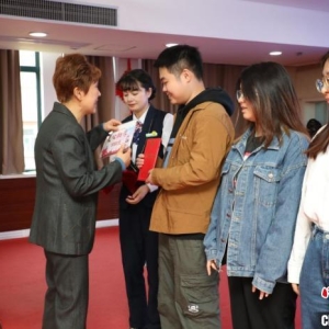 董妈妈爱心慈善“颂国”奖（助）学金在沪设立
